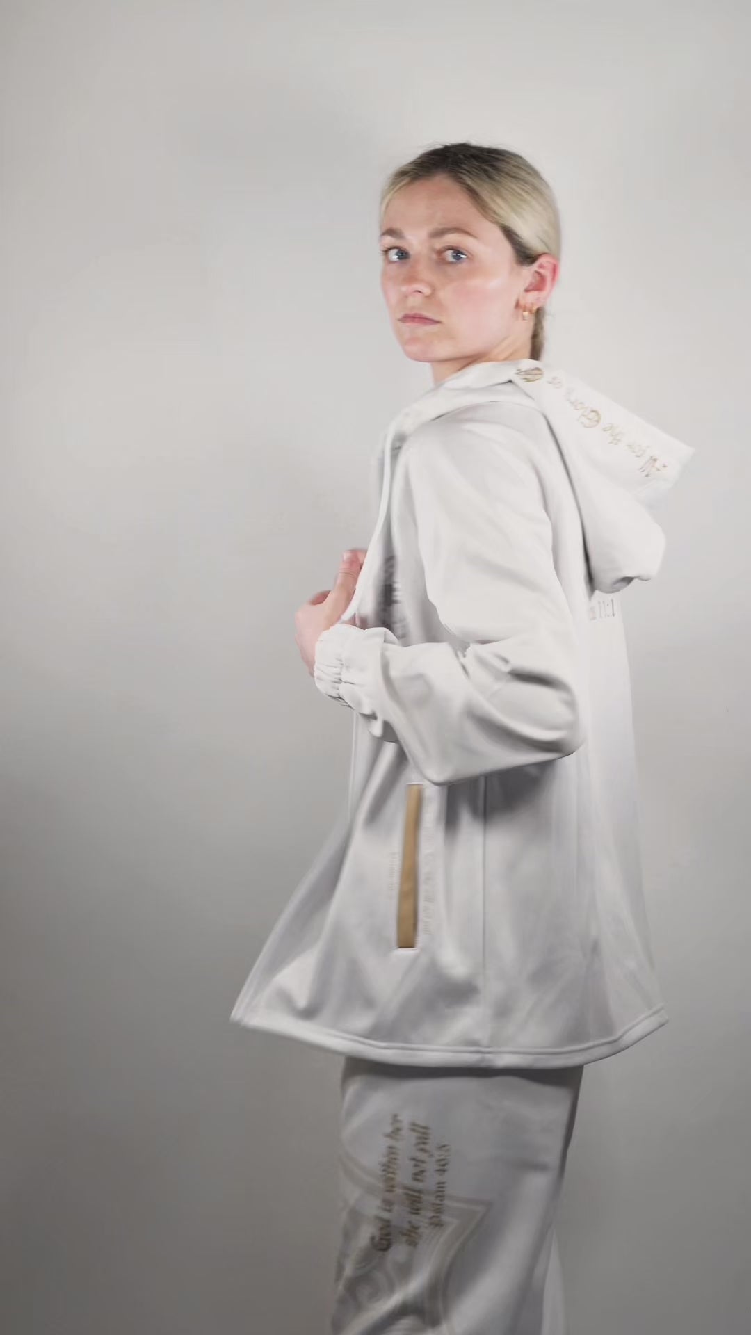 copy_07E3BC03-EE6A-4301-A851-766C015FFBBC.MOV__PID:f202ba62-7225-46e3-986e-99bd4b69af9c